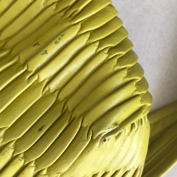 R & J Neon Green Shoulder Bag - Picture 14 of 14